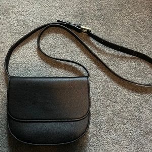 Quince Vegan Saddle Bag